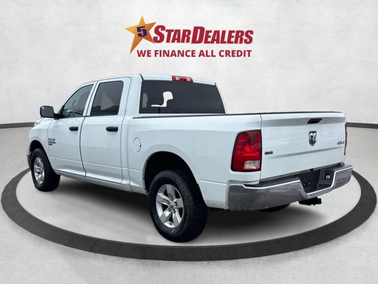 2023 RAM 1500 Classic SLT 4x4 Crew Cab 5'7  BX MINT WE FINANC ALL CREDIT Photo4