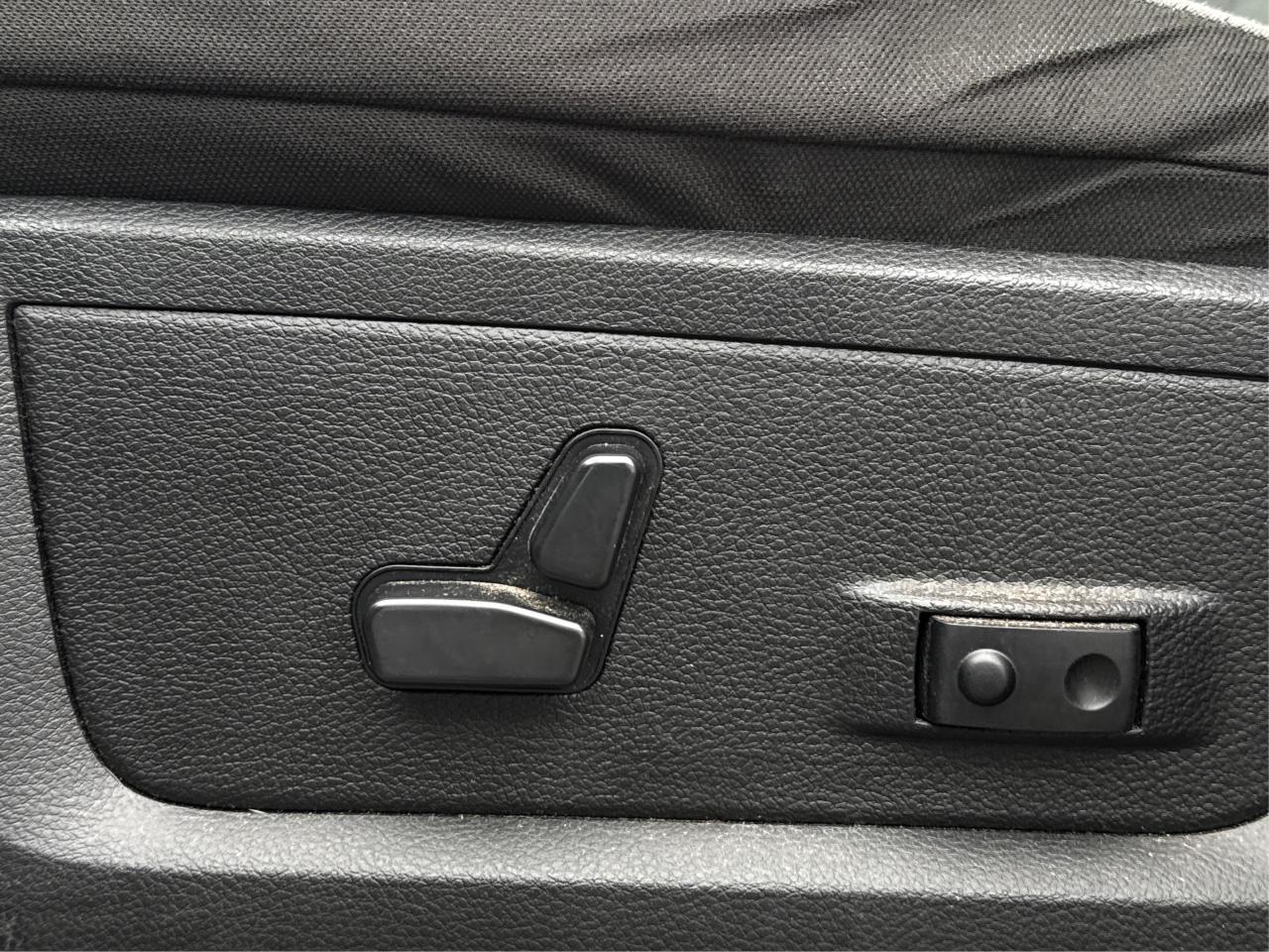 2023 RAM 1500 Classic SLT 4x4 Crew Cab 5'7  BX MINT WE FINANC ALL CREDIT Photo