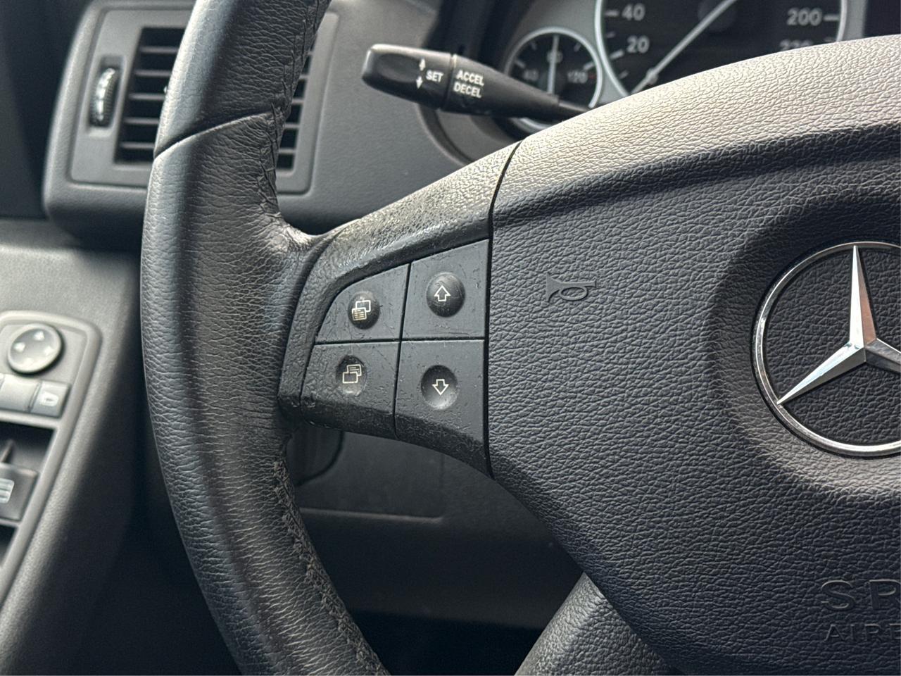 2009 Mercedes-Benz B-Class CERTIFIED LEATHER SUNROOF  WE FINANCE ALL CREDIT Photo