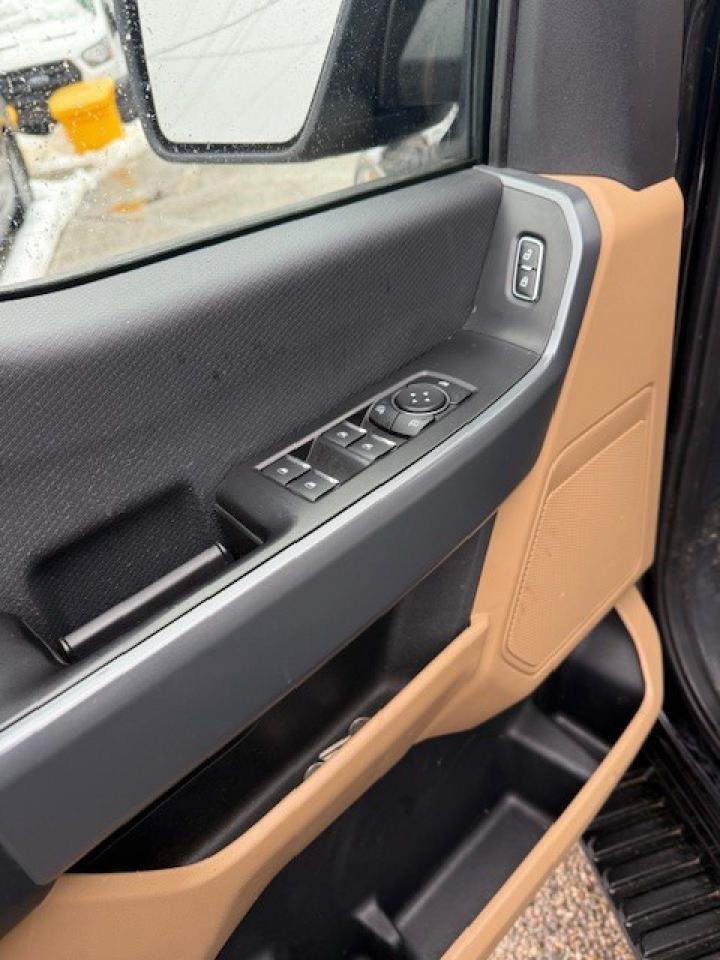 2022 Ford F-150 XLT 4WD SuperCrew 5.5' Box, Cap, Navigation Photo