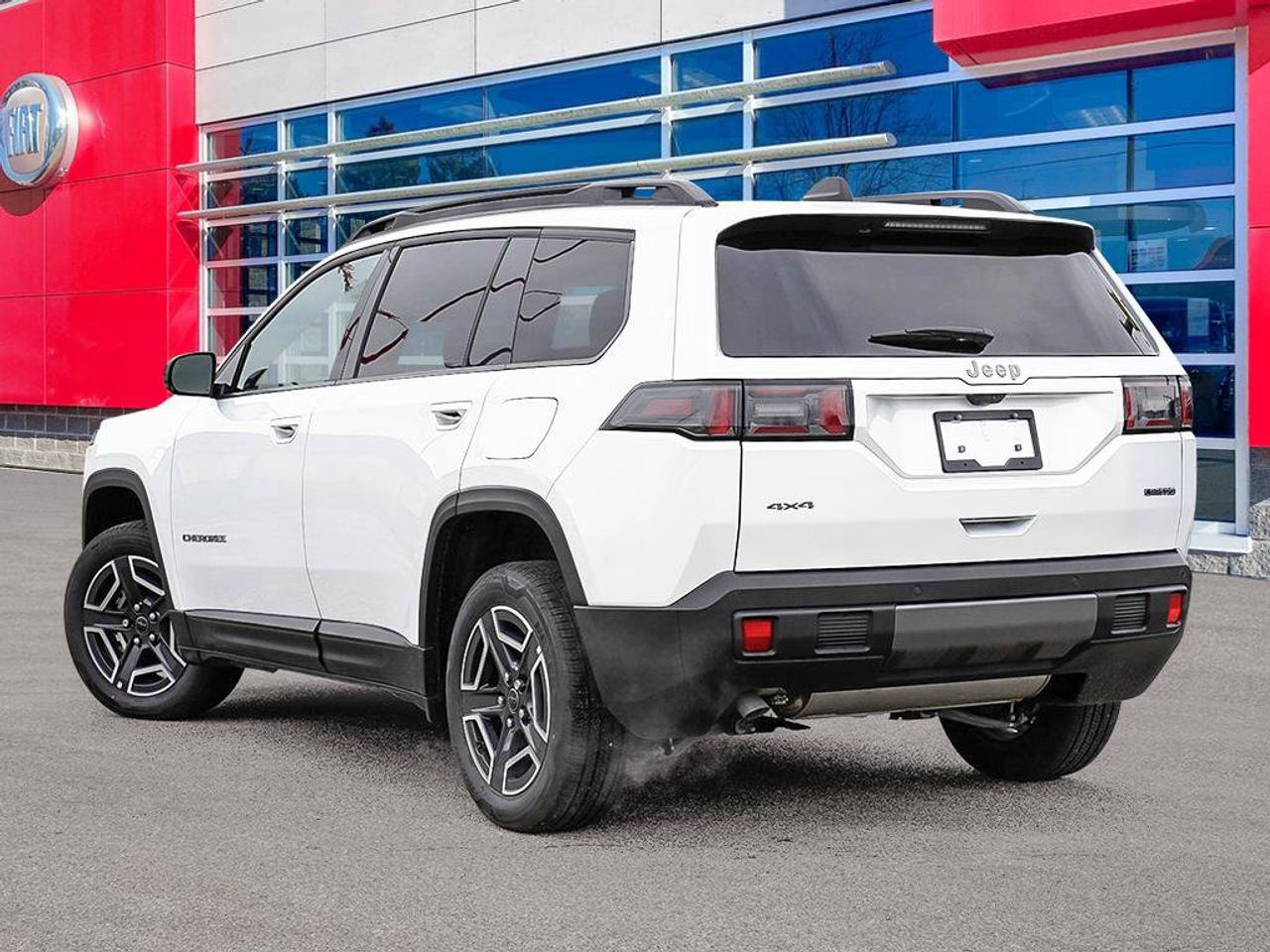 2026 Jeep Cherokee Laredo | 1.6L turbo hybrid | 4x4| Photo