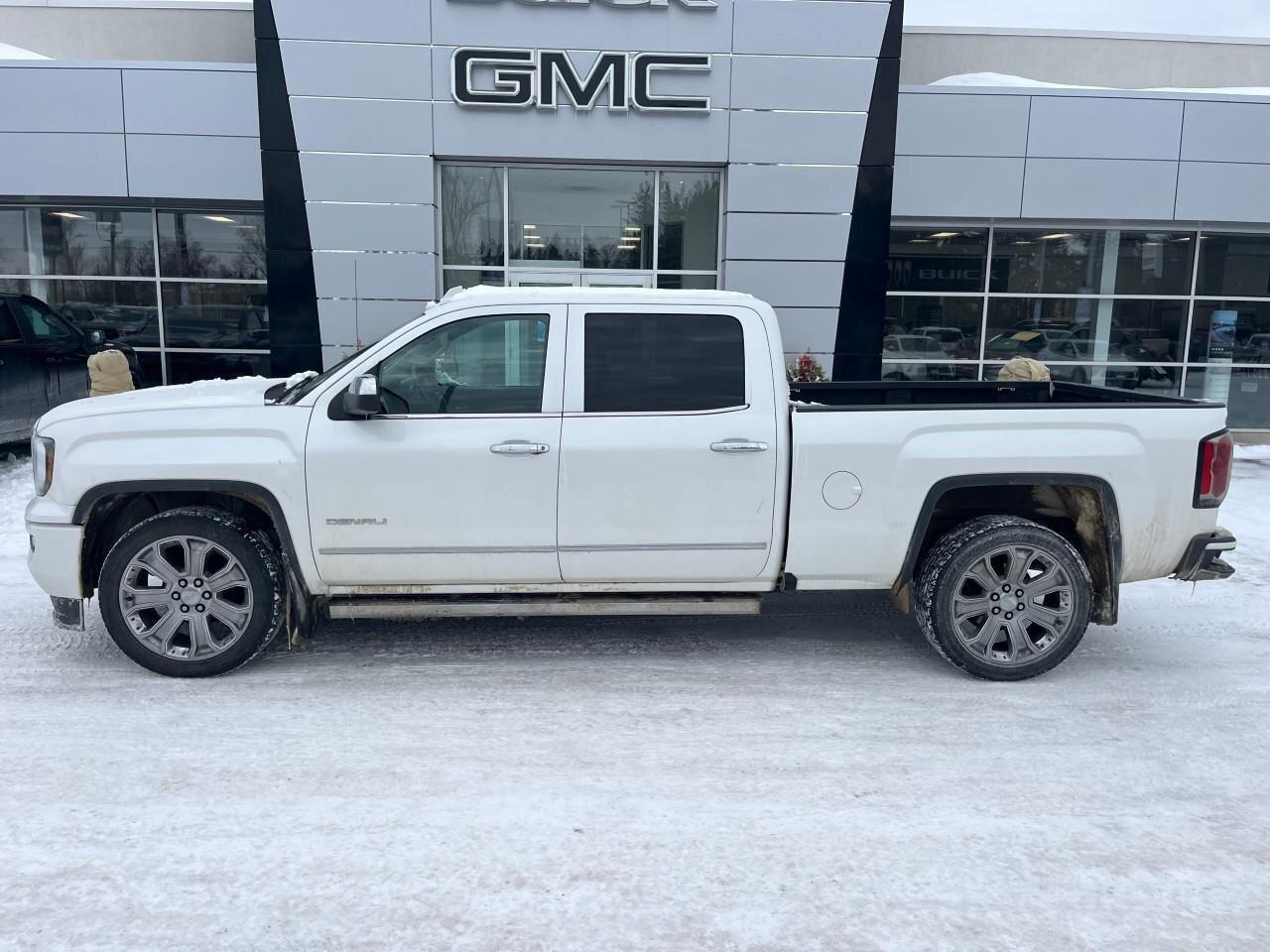 2018 GMC Sierra 1500 DenaliDENALI, 6.2L V8, 4X4, ALLOYS, LEATHER, CERTI Photo