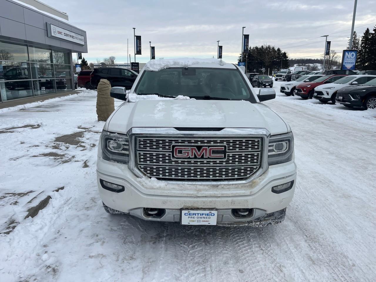 2018 GMC Sierra 1500 DenaliDENALI, 6.2L V8, 4X4, ALLOYS, LEATHER, CERTI Photo