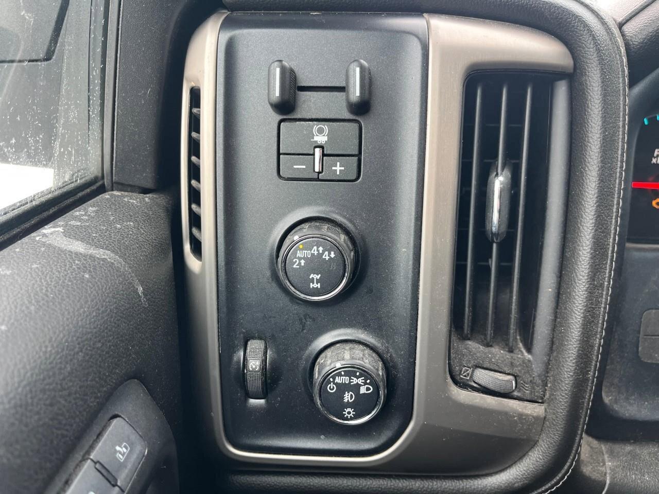 2018 GMC Sierra 1500 DenaliDENALI, 6.2L V8, 4X4, ALLOYS, LEATHER, CERTI Photo