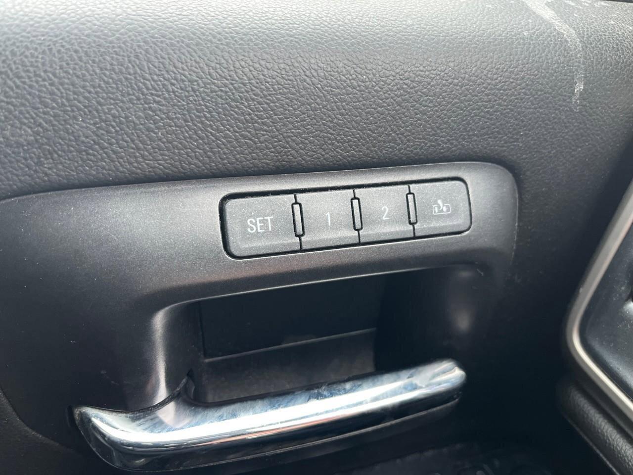 2018 GMC Sierra 1500 DenaliDENALI, 6.2L V8, 4X4, ALLOYS, LEATHER, CERTI Photo