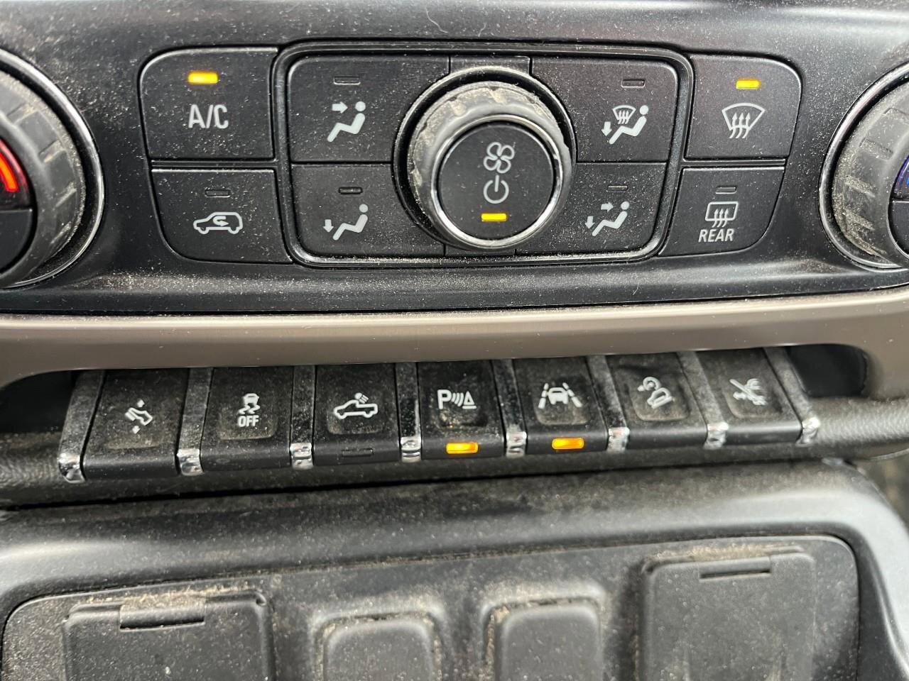 2018 GMC Sierra 1500 DenaliDENALI, 6.2L V8, 4X4, ALLOYS, LEATHER, CERTI Photo