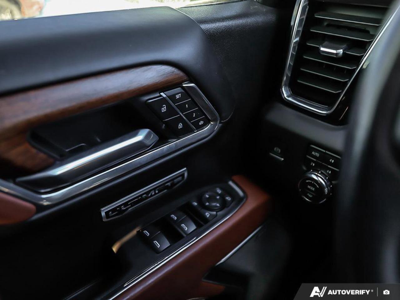 2023 GMC Sierra 1500 4WD Crew Cab 147  Denali Ultimate Photo