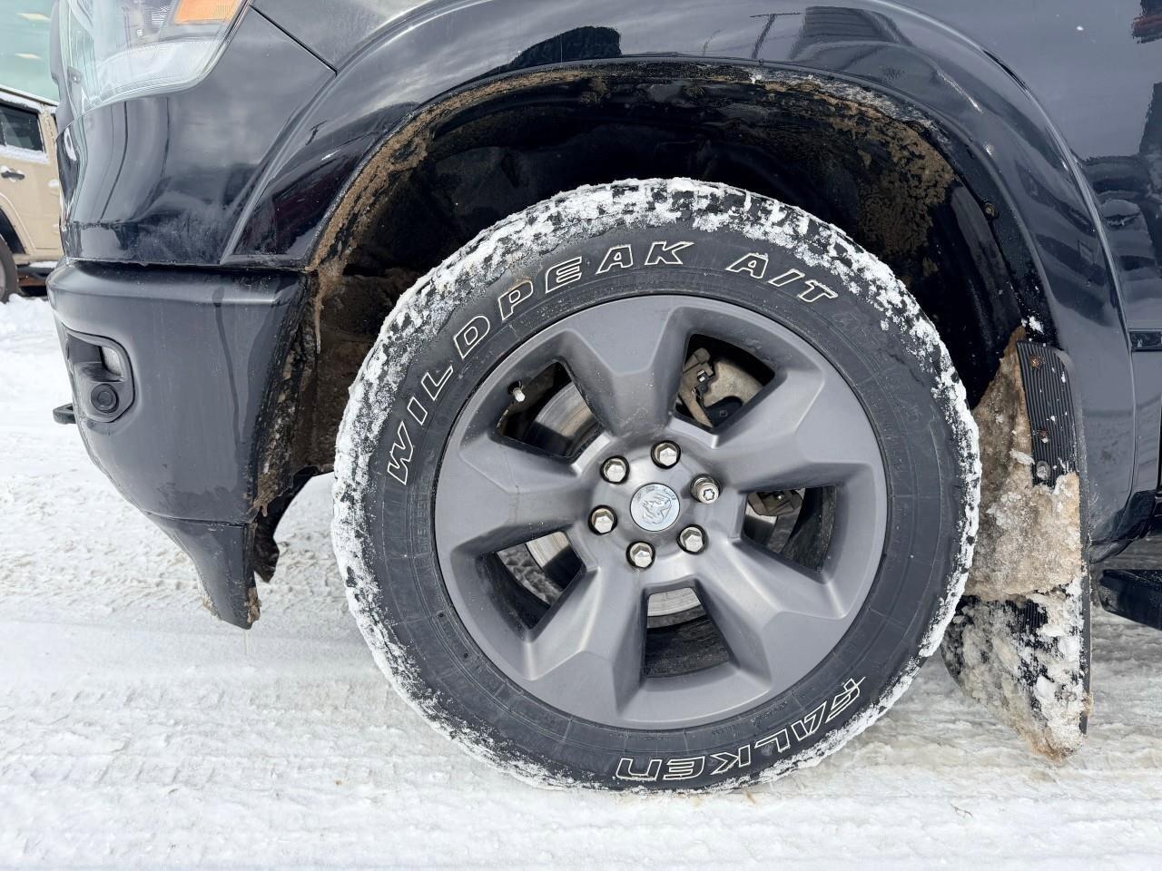 2020 RAM 1500 Big HornBIG HORN, 5.3L HEMI V8, 4X4, LEATHER, ALLO Photo3