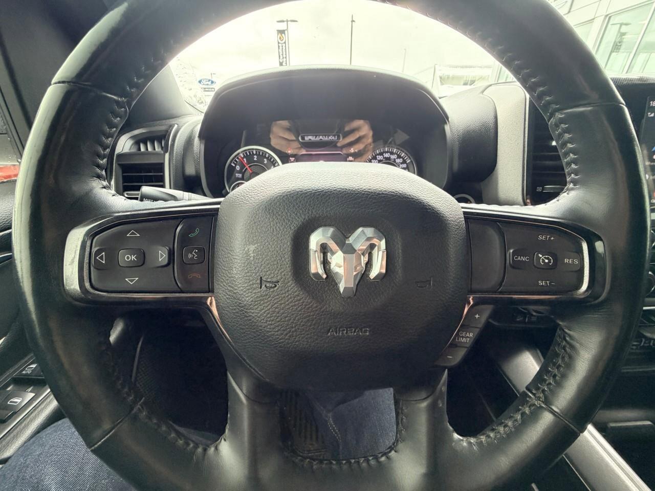 2020 RAM 1500 Big HornBIG HORN, 5.3L HEMI V8, 4X4, LEATHER, ALLO Photo