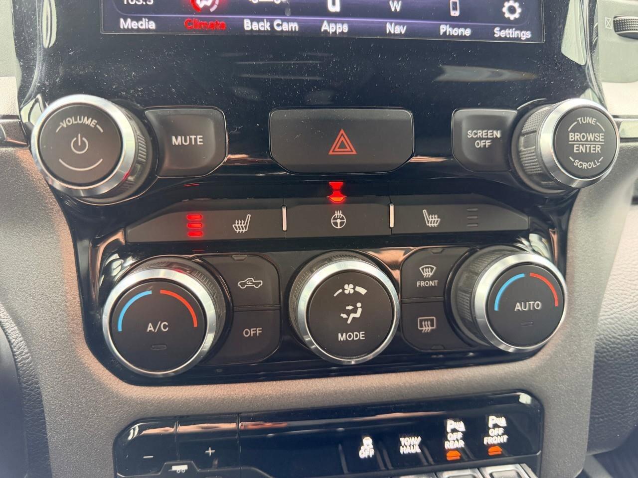 2020 RAM 1500 Big HornBIG HORN, 5.3L HEMI V8, 4X4, LEATHER, ALLO Photo