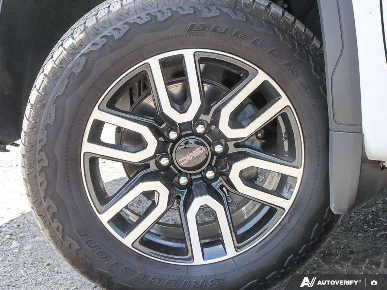 2025 GMC Sierra 1500 AT4, 3.0L V6, 4X4, LEATHER, LOADED, 1-OWNER, CERTIFIED PREOWNED! Photo
