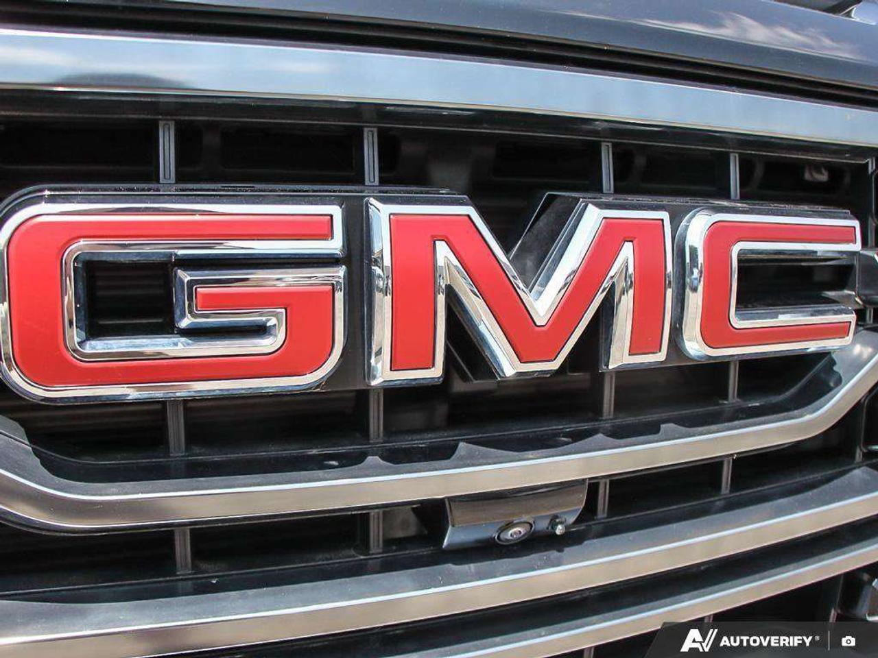 2025 GMC Sierra 1500 AT4, 3.0L V6, 4X4, LEATHER, LOADED, 1-OWNER, CERTIFIED PREOWNED! Photo
