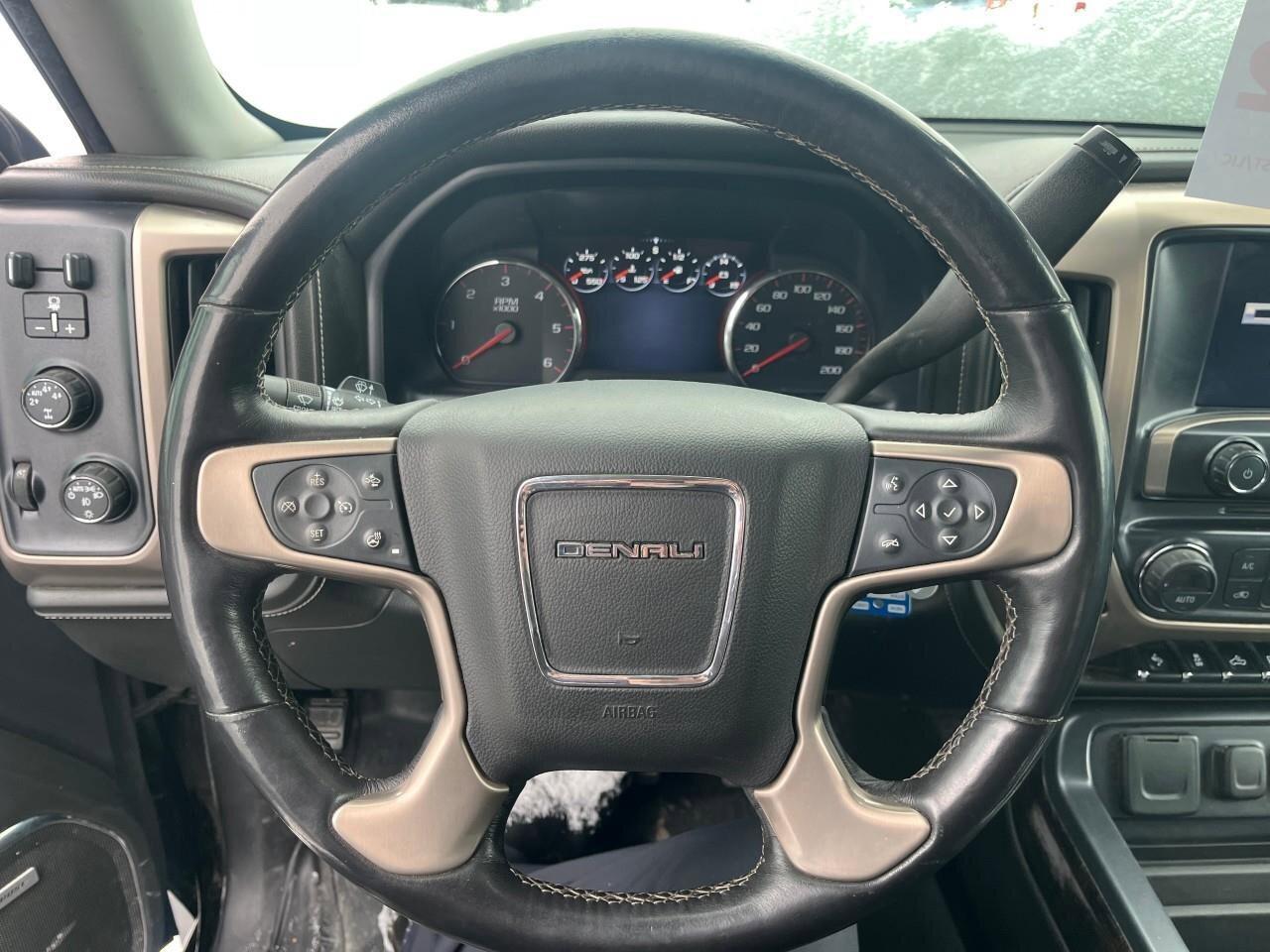 2016 GMC Sierra 1500 DenaliDENALI, 6.2L V8, 4X4, ALLOYS, LEATHER, AS-TR Photo4