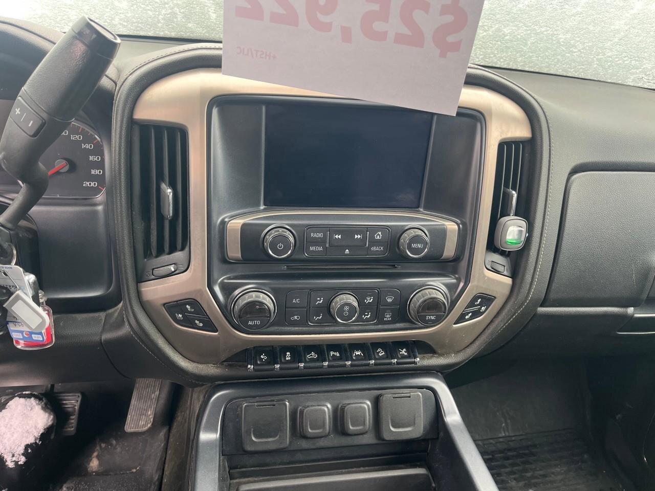 2016 GMC Sierra 1500 DenaliDENALI, 6.2L V8, 4X4, ALLOYS, LEATHER, AS-TR Photo