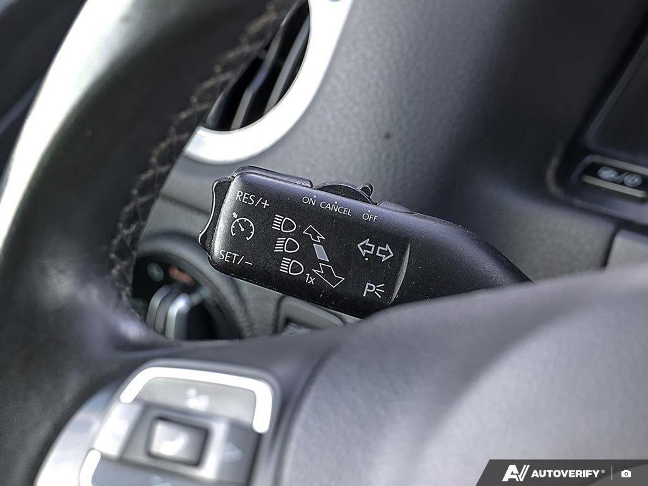 2016 Volkswagen Tiguan ComfortlineCOMFORTLINE, 2.0L TSI 4-CYLINDER, AWD, Photo