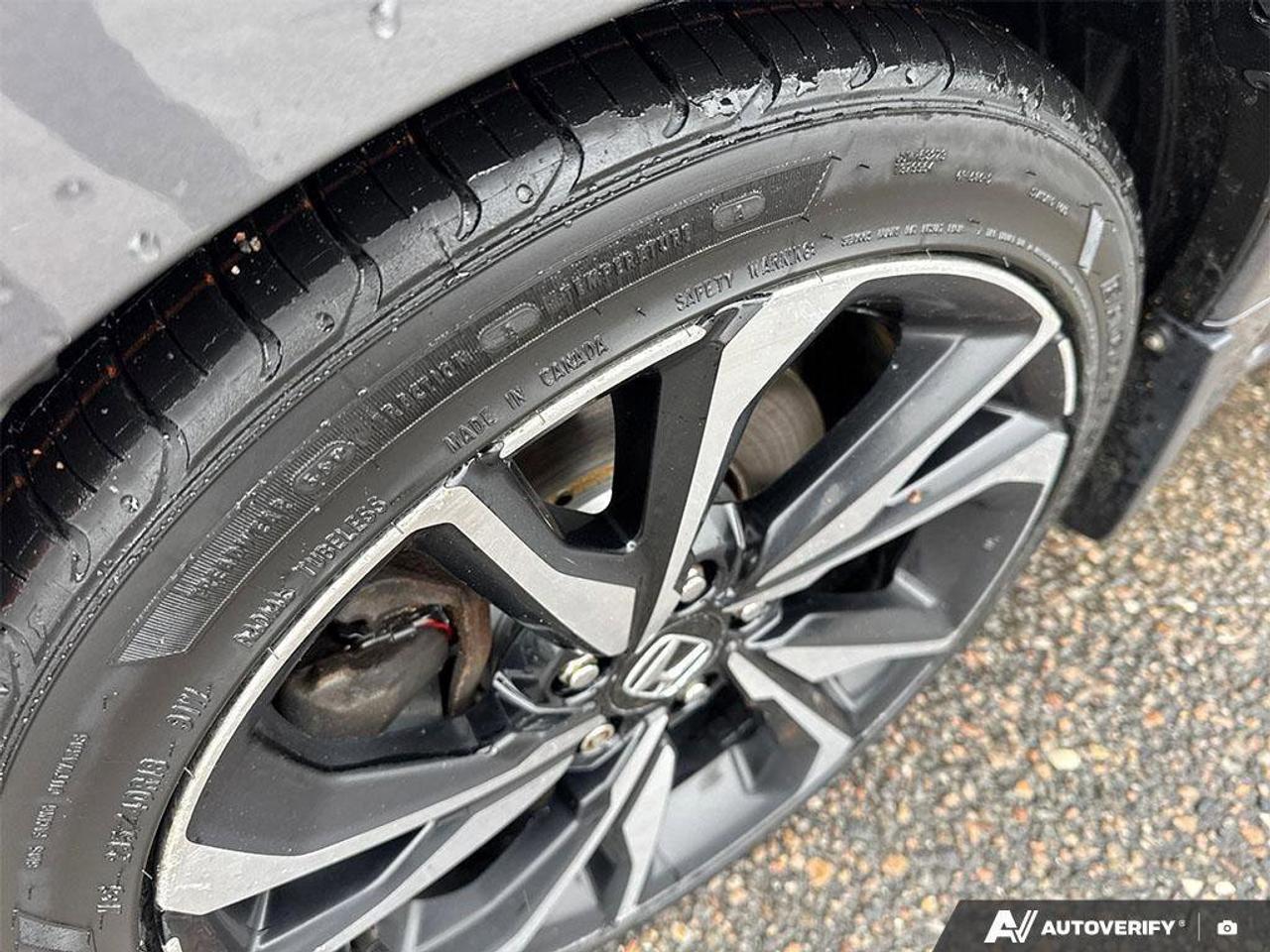 2018 Honda Civic Sedan SiWinter Tires on Steel Rims   Heated Seats   Manu Photo