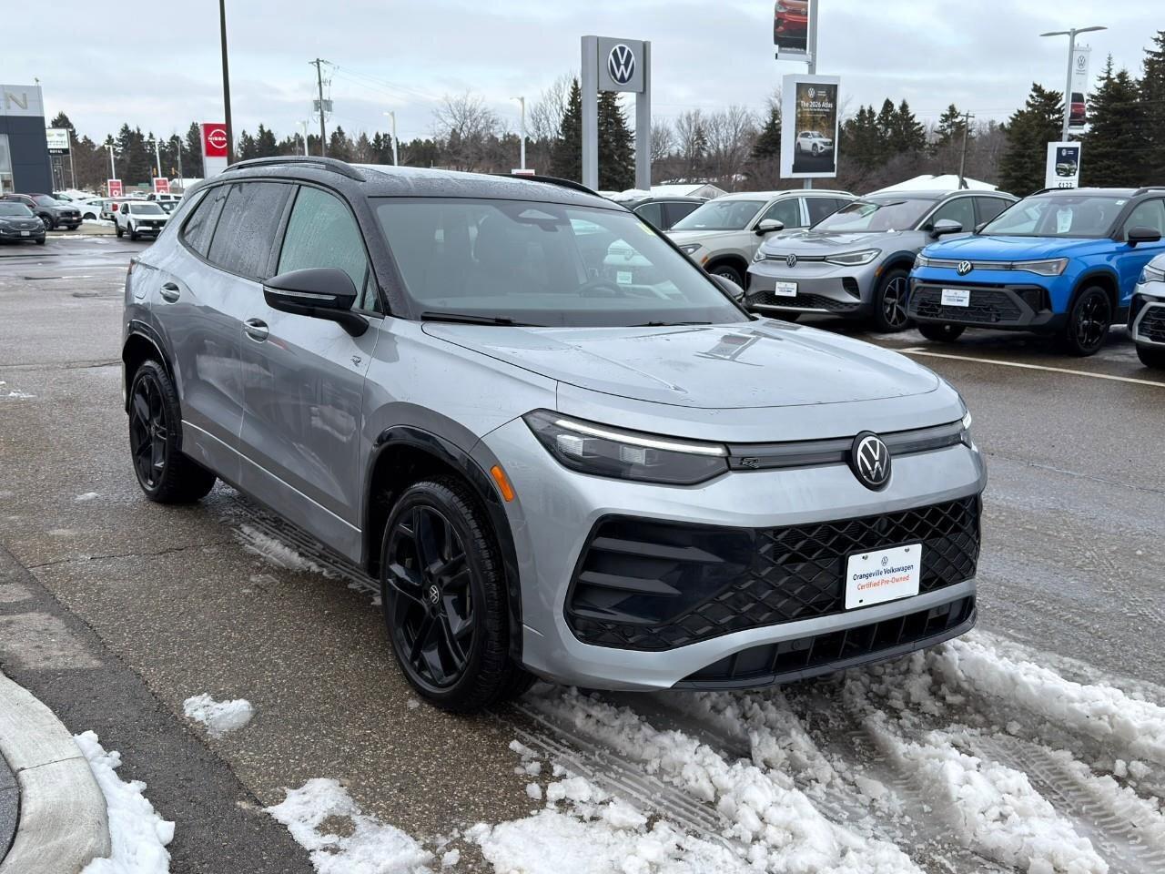 2025 Volkswagen Tiguan Comfortline R-Line Black Edition 4MOTION Photo