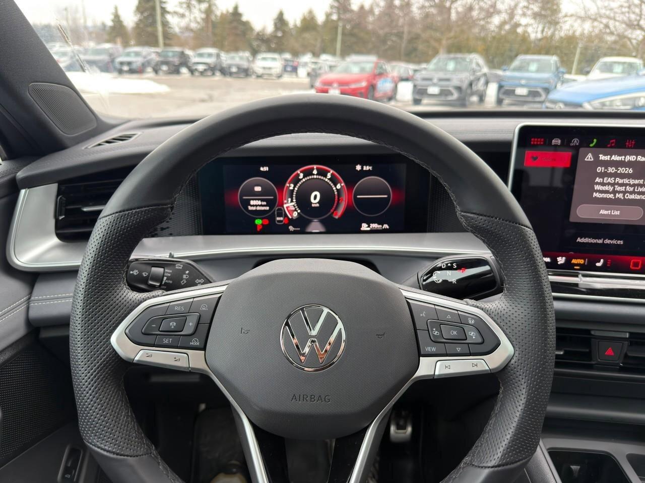 2025 Volkswagen Tiguan Comfortline R-Line Black Edition 4MOTION Photo