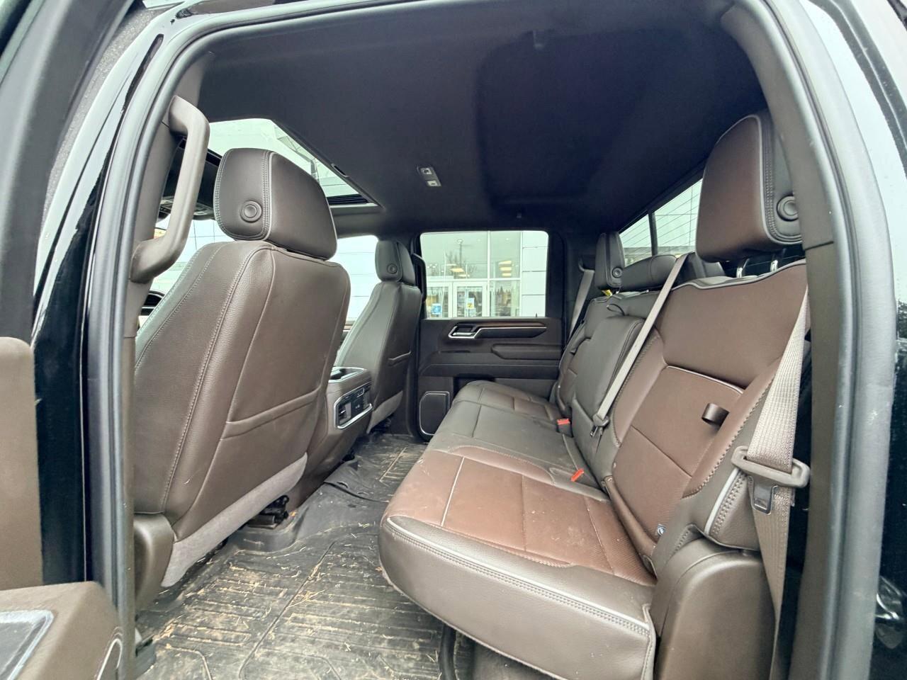 2025 GMC SIERRA 2500HD DenaliDENALI, 6.6L V8 DURAMAX, 4X4, ALLOYS, LEATHE Photo