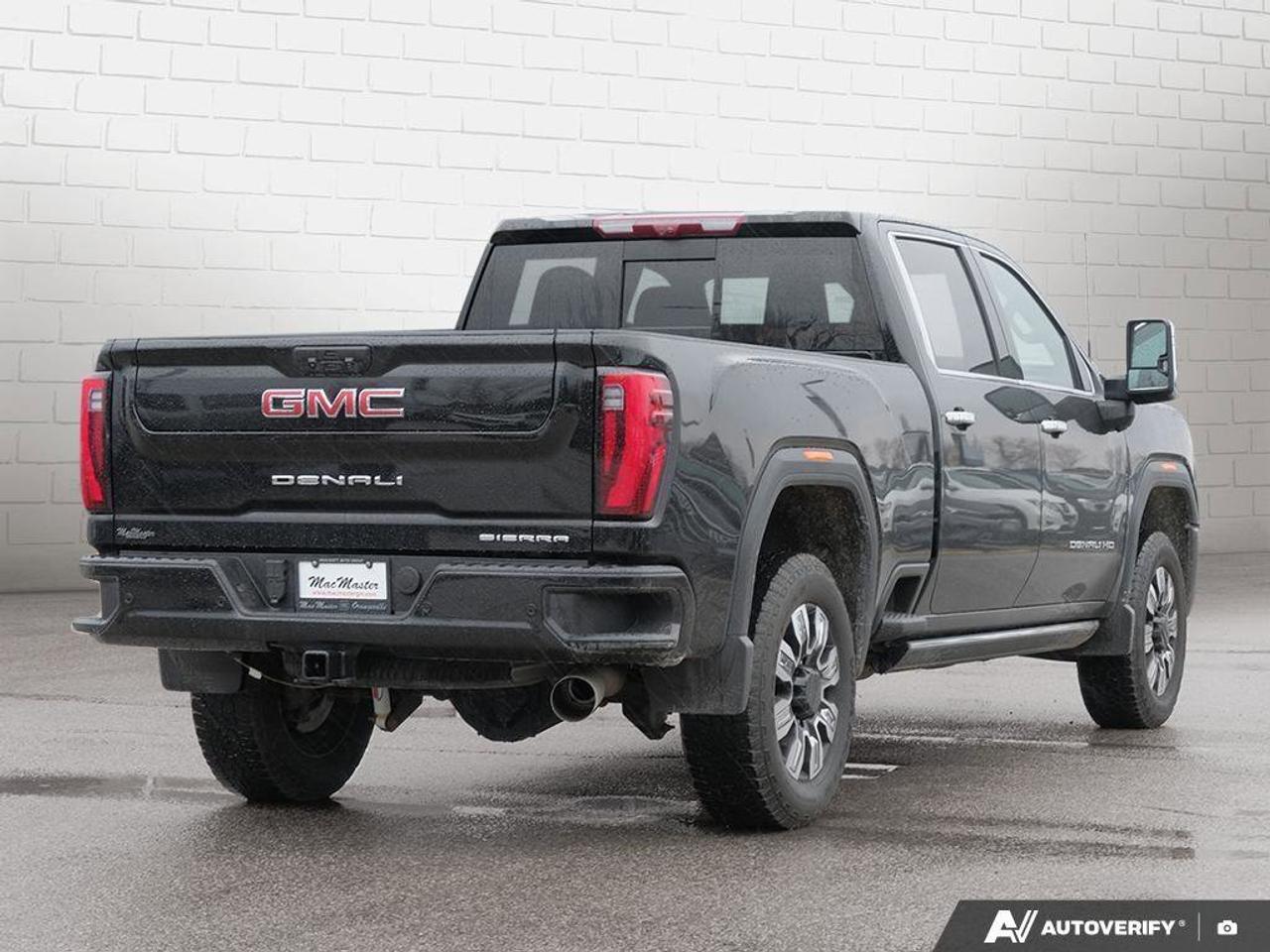 2025 GMC SIERRA 2500HD DenaliDENALI, 6.6L V8 DURAMAX, 4X4, ALLOYS, LEATHE Photo4