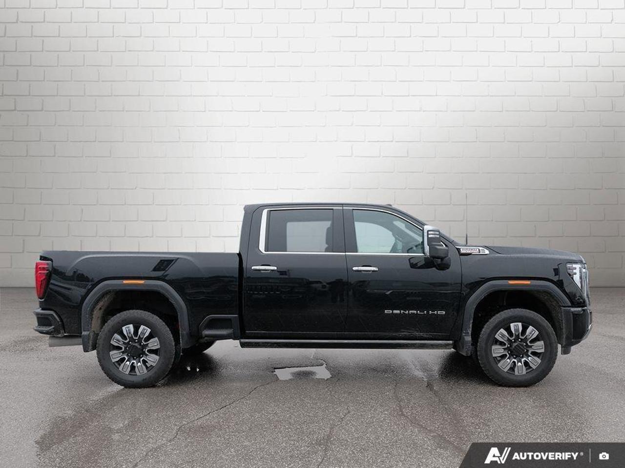 2025 GMC SIERRA 2500HD DenaliDENALI, 6.6L V8 DURAMAX, 4X4, ALLOYS, LEATHE Photo
