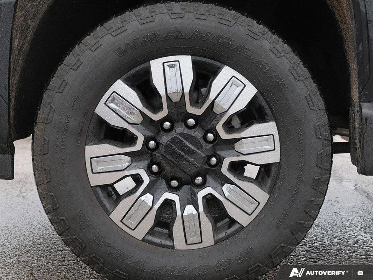 2025 GMC SIERRA 2500HD DenaliDENALI, 6.6L V8 DURAMAX, 4X4, ALLOYS, LEATHE Photo