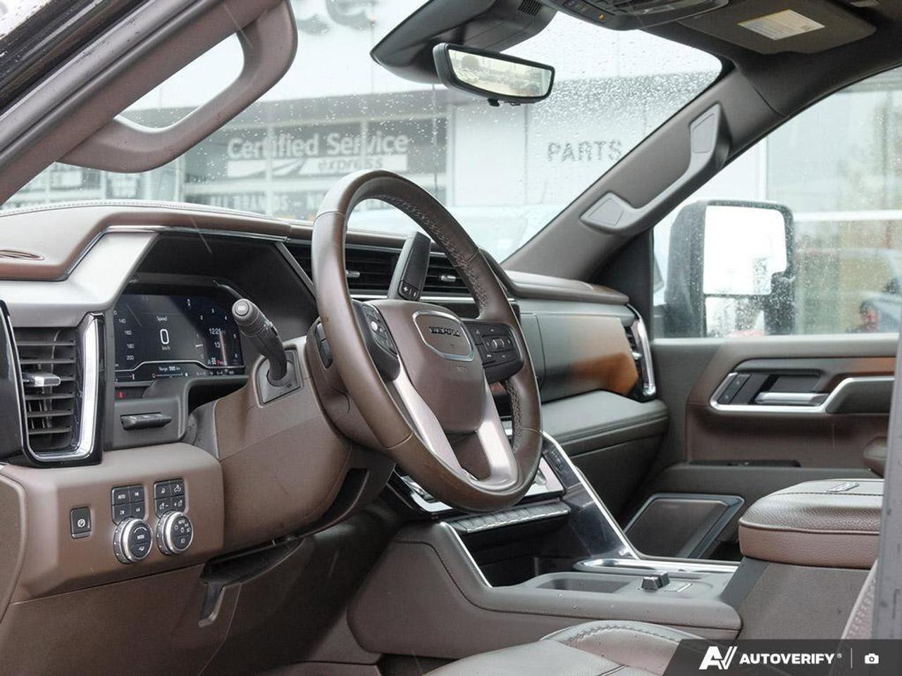 2025 GMC SIERRA 2500HD DenaliDENALI, 6.6L V8 DURAMAX, 4X4, ALLOYS, LEATHE Photo