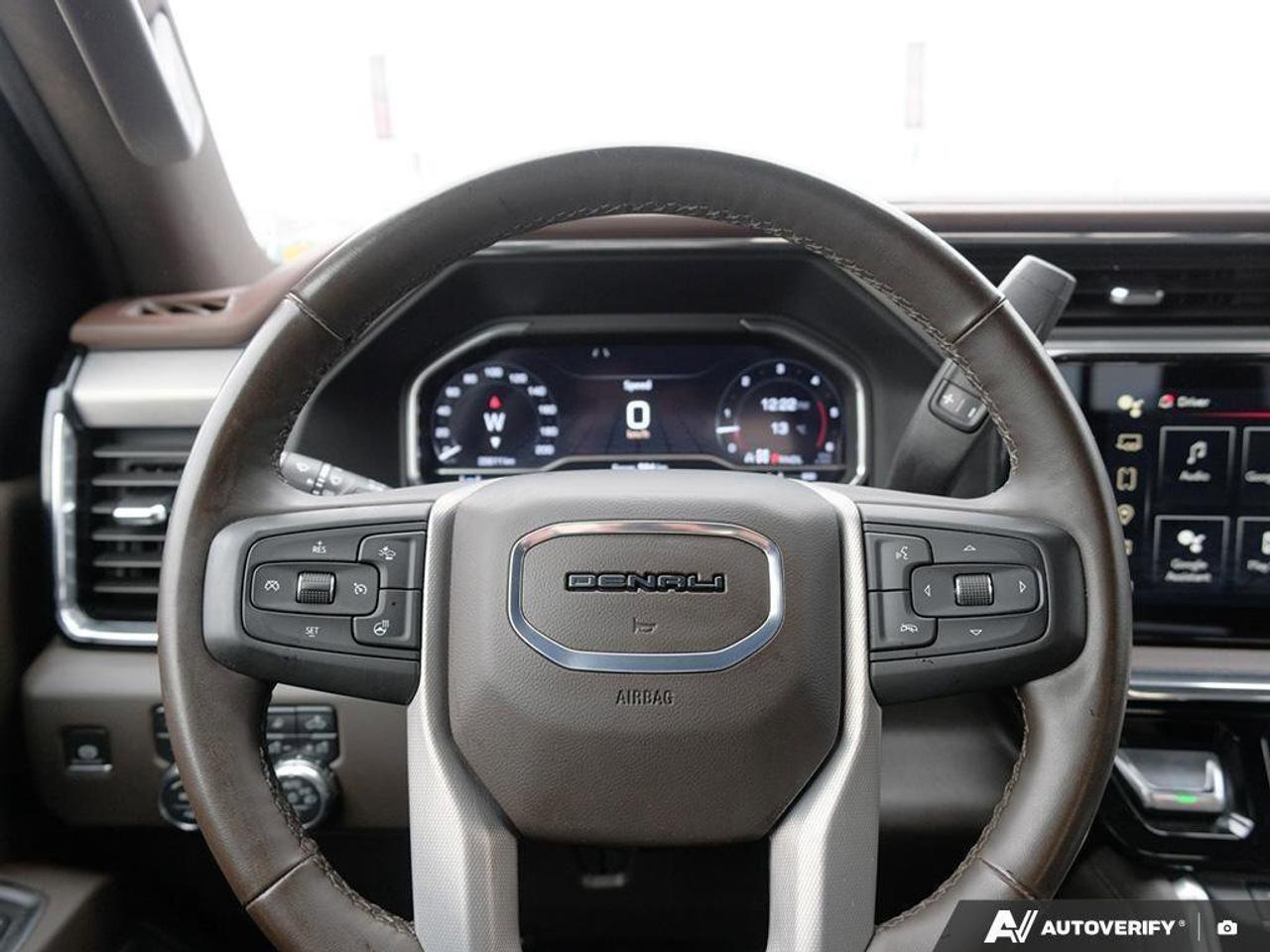 2025 GMC SIERRA 2500HD DenaliDENALI, 6.6L V8 DURAMAX, 4X4, ALLOYS, LEATHE Photo