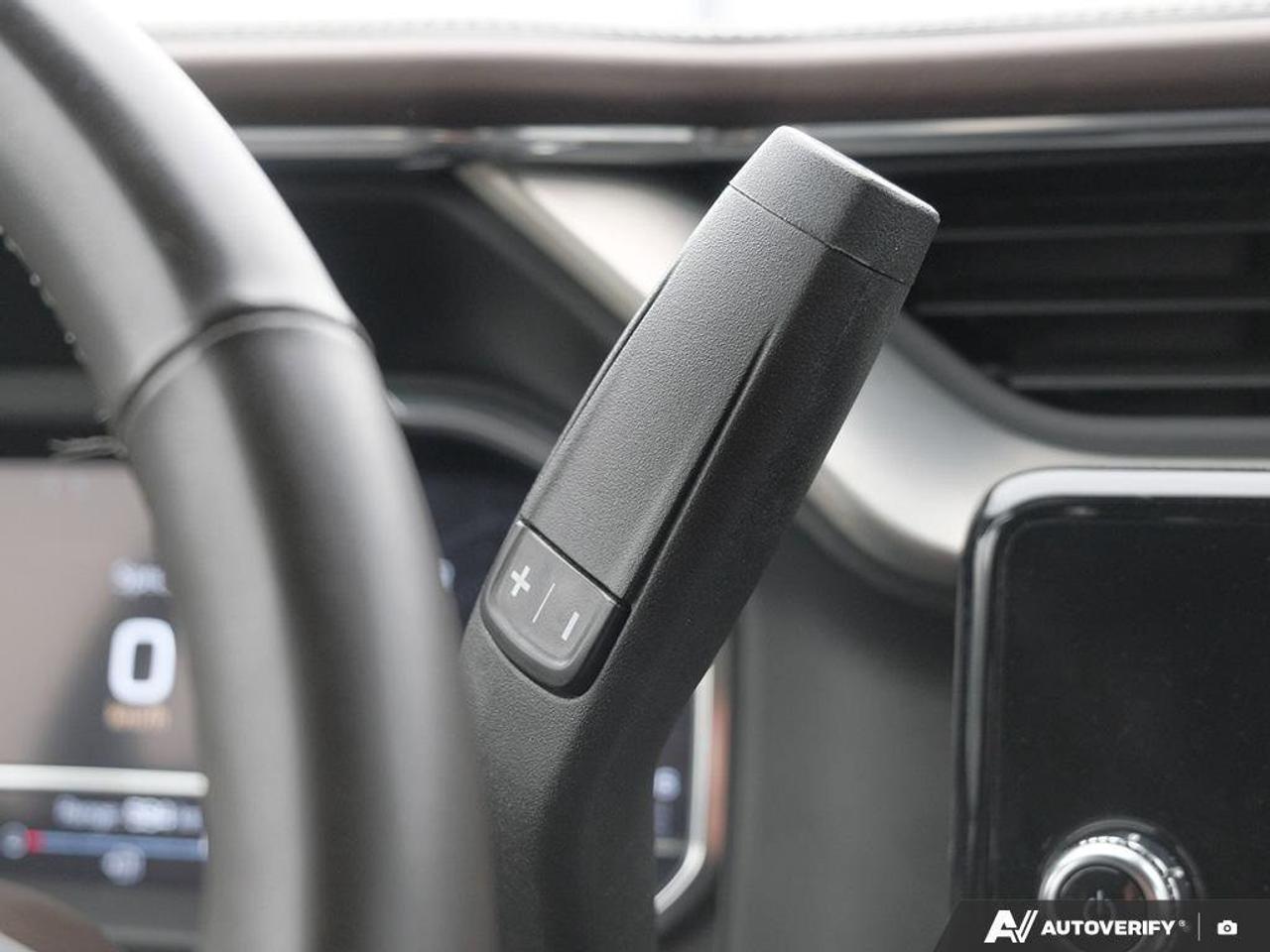 2025 GMC SIERRA 2500HD DenaliDENALI, 6.6L V8 DURAMAX, 4X4, ALLOYS, LEATHE Photo