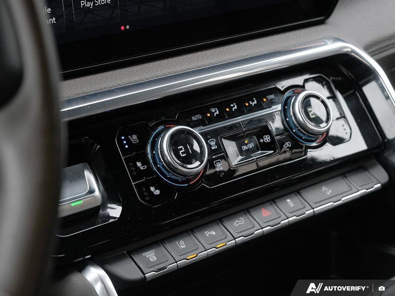 2025 GMC SIERRA 2500HD DenaliDENALI, 6.6L V8 DURAMAX, 4X4, ALLOYS, LEATHE Photo