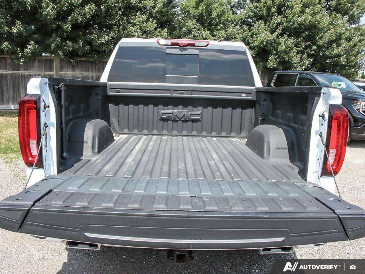 2025 GMC Sierra 1500 AT4, 3.0L V6, 4X4, LEATHER, LOADED, 1-OWNER, CERTIFIED PREOWNED! Photo
