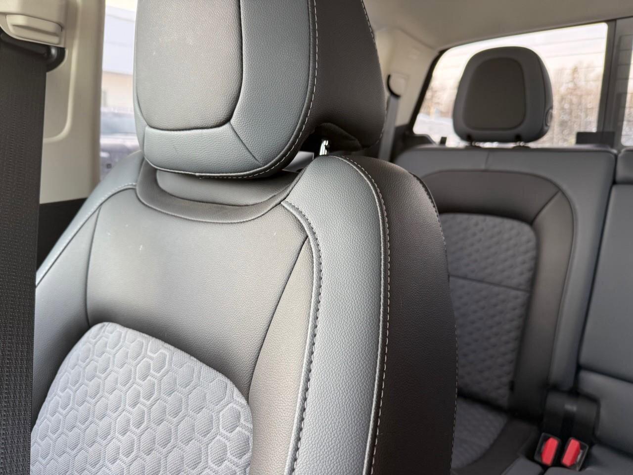 2021 Chevrolet Colorado 4WD Z71   ALL WEATHER MATS, RUNNING BOARDS, TONNEA Photo