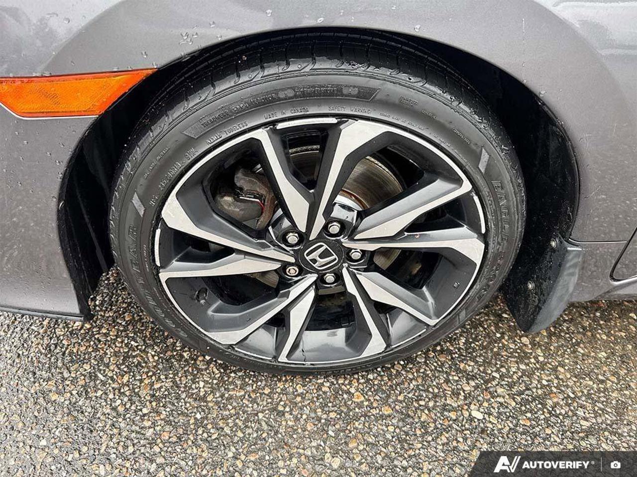 2018 Honda Civic Sedan SiWinter Tires on Steel Rims   Heated Seats   Manu Photo
