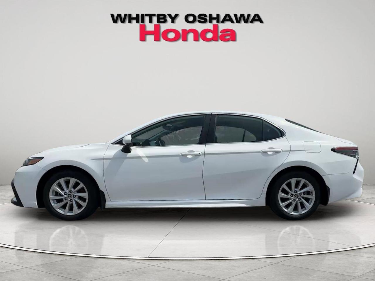 2024 Toyota Camry SE Photo