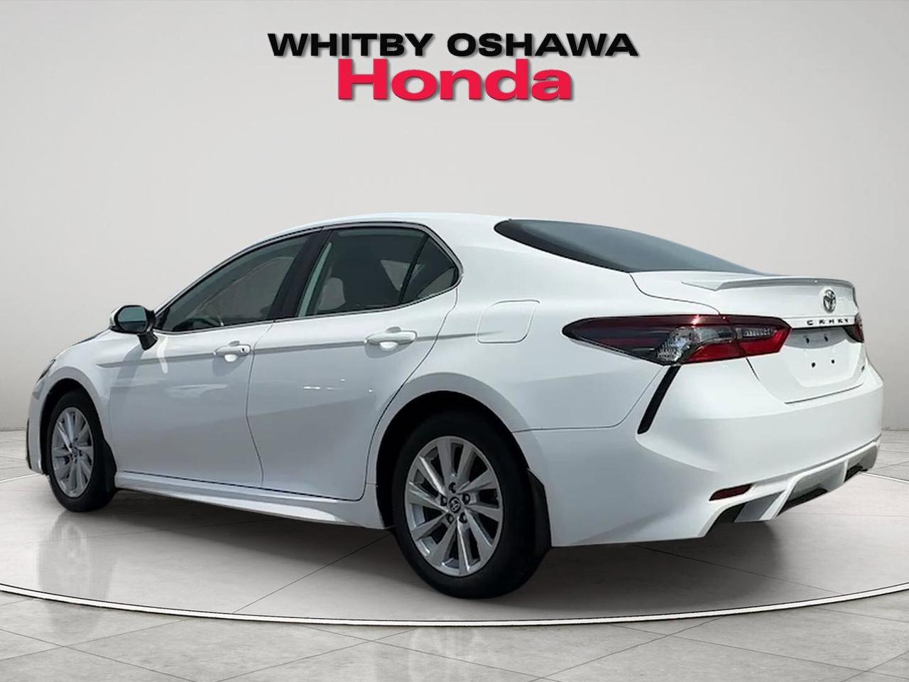 2024 Toyota Camry SE Photo