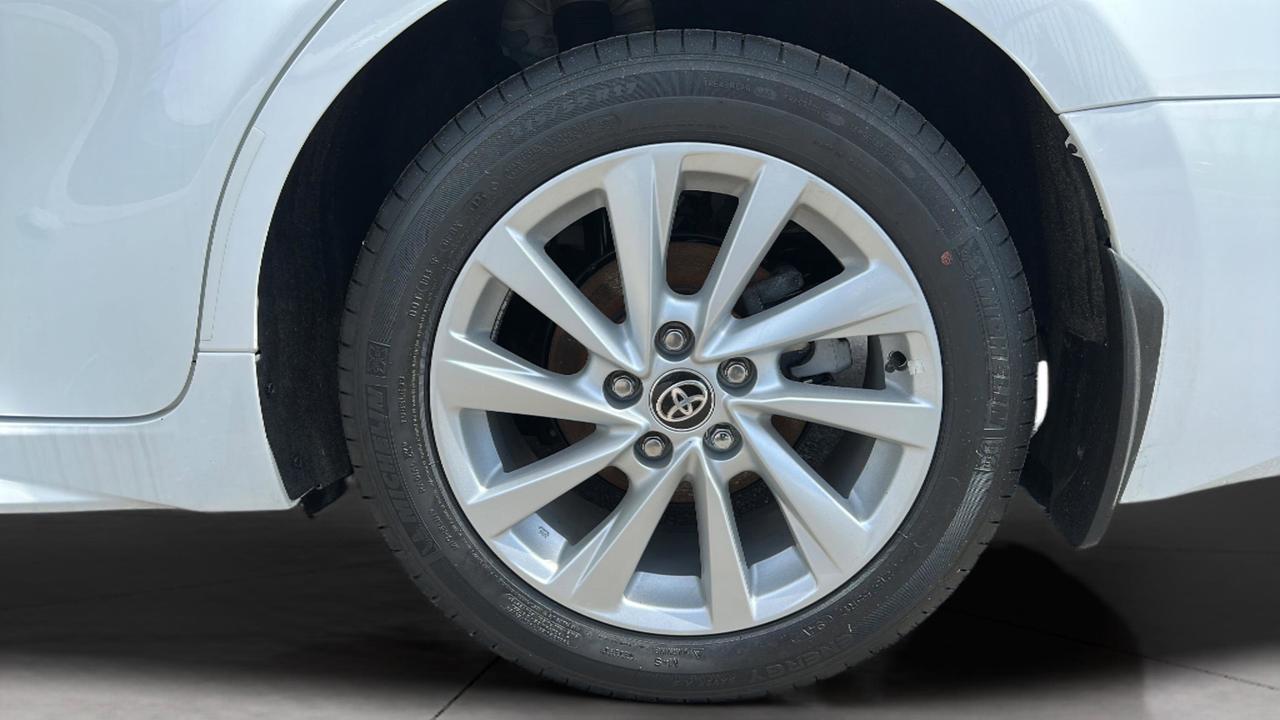 2024 Toyota Camry SE Photo