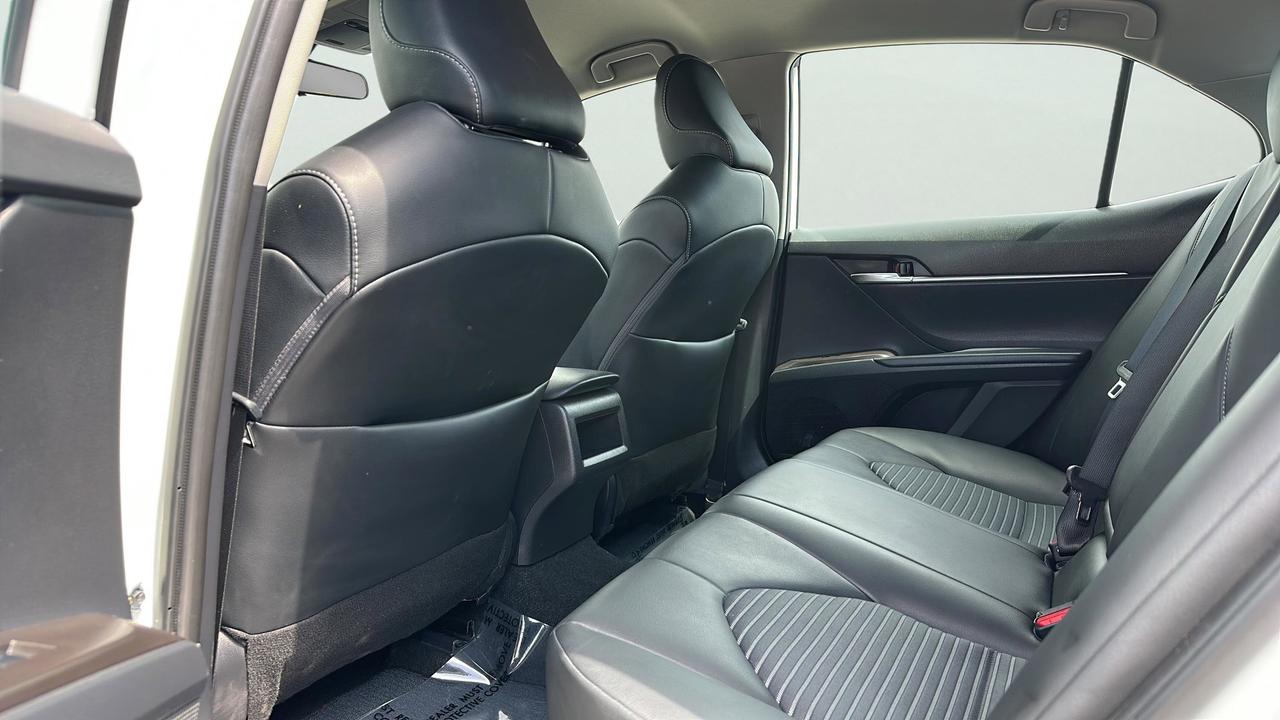 2024 Toyota Camry SE Photo