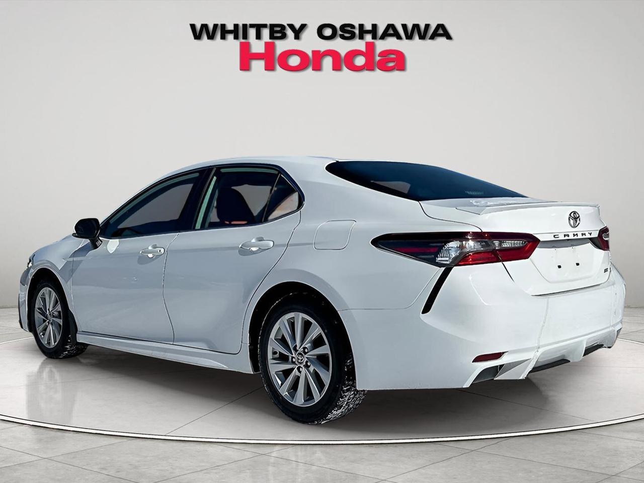 2024 Toyota Camry SE Photo