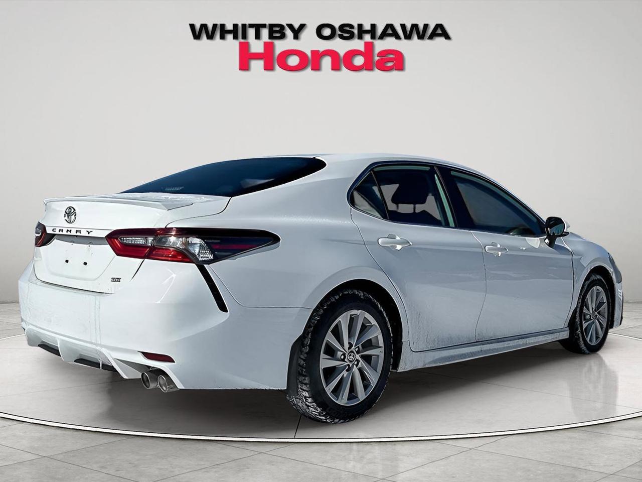 2024 Toyota Camry SE Photo