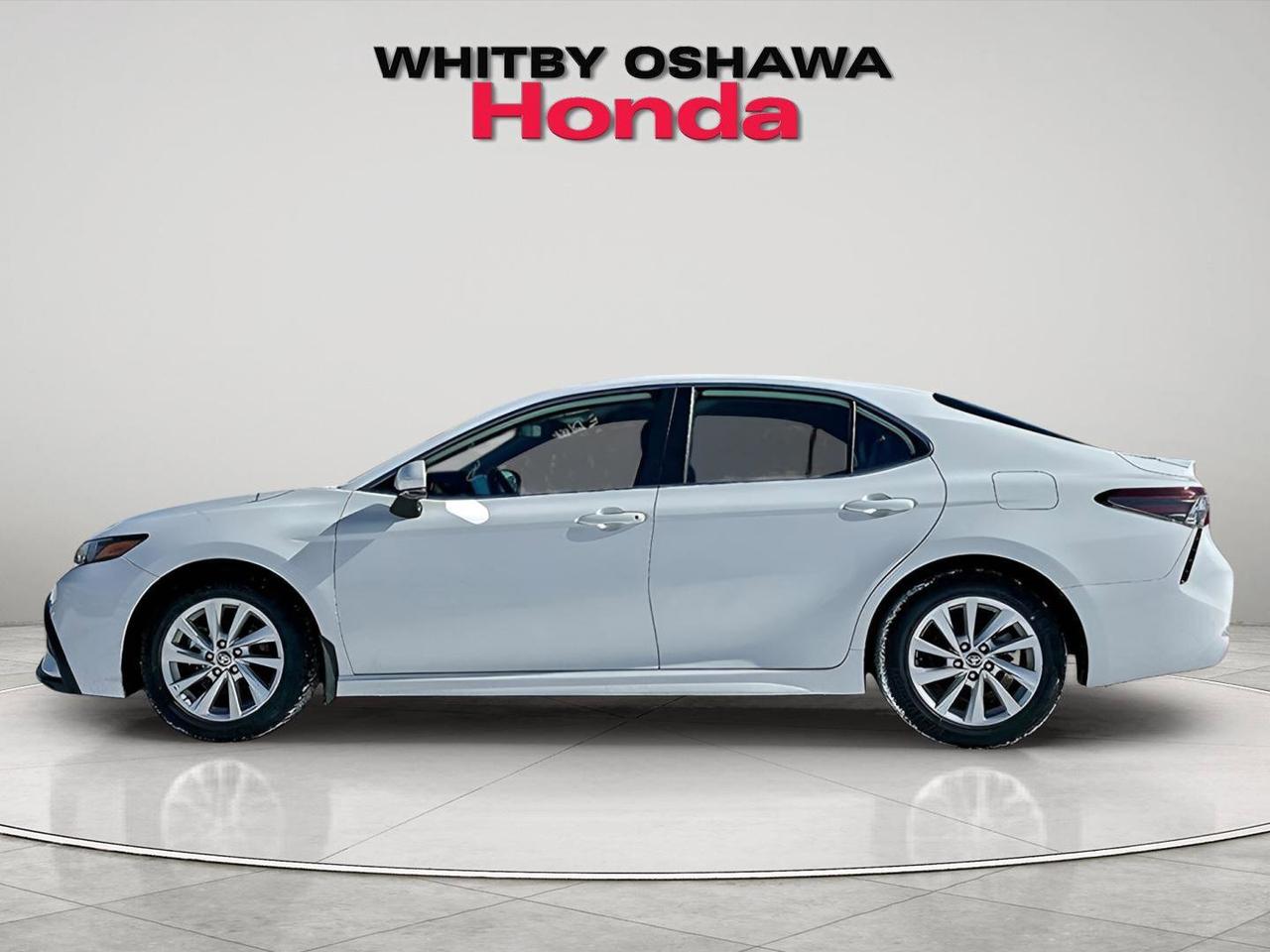 2024 Toyota Camry SE Photo