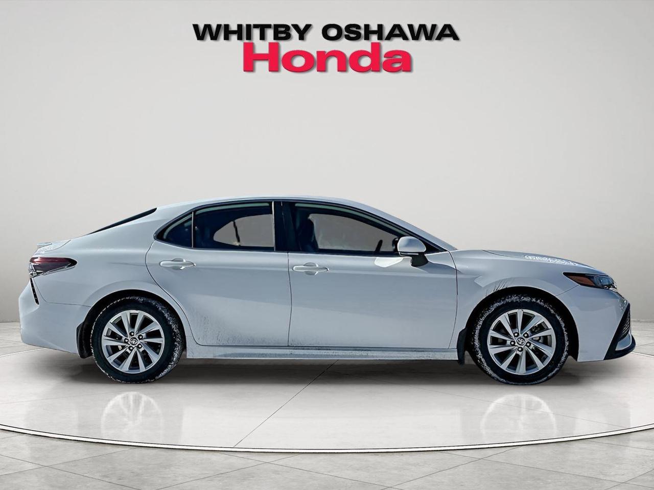 2024 Toyota Camry SE Photo