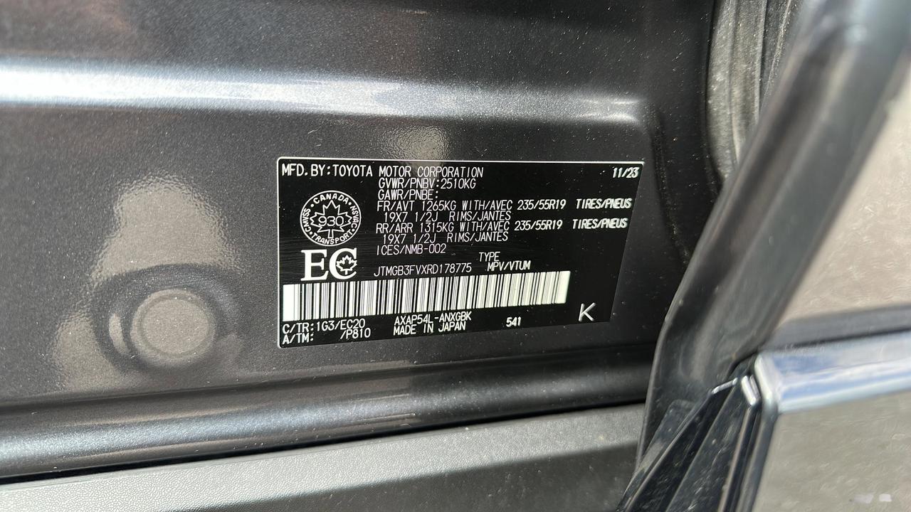 2024 Toyota RAV4 Prime XSE Photo