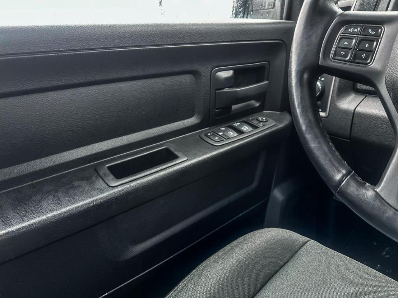 2023 RAM 1500 Classic EXPRESS Photo