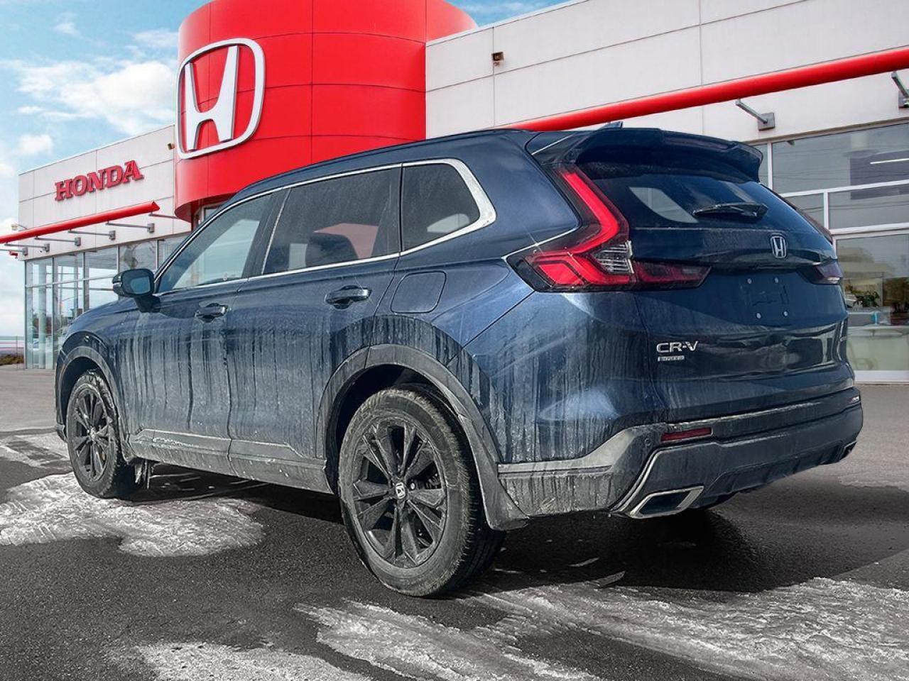 2023 Honda CR-V Hybrid Touring Photo3
