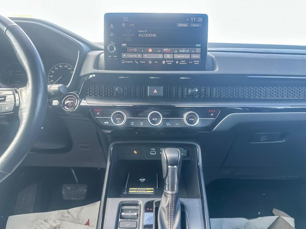 2023 Honda CR-V Hybrid Touring Photo