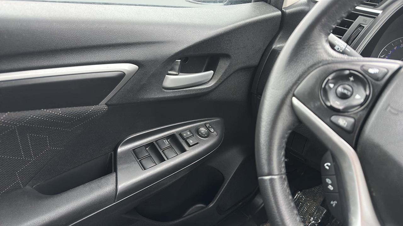 2017 Honda Fit SE Photo