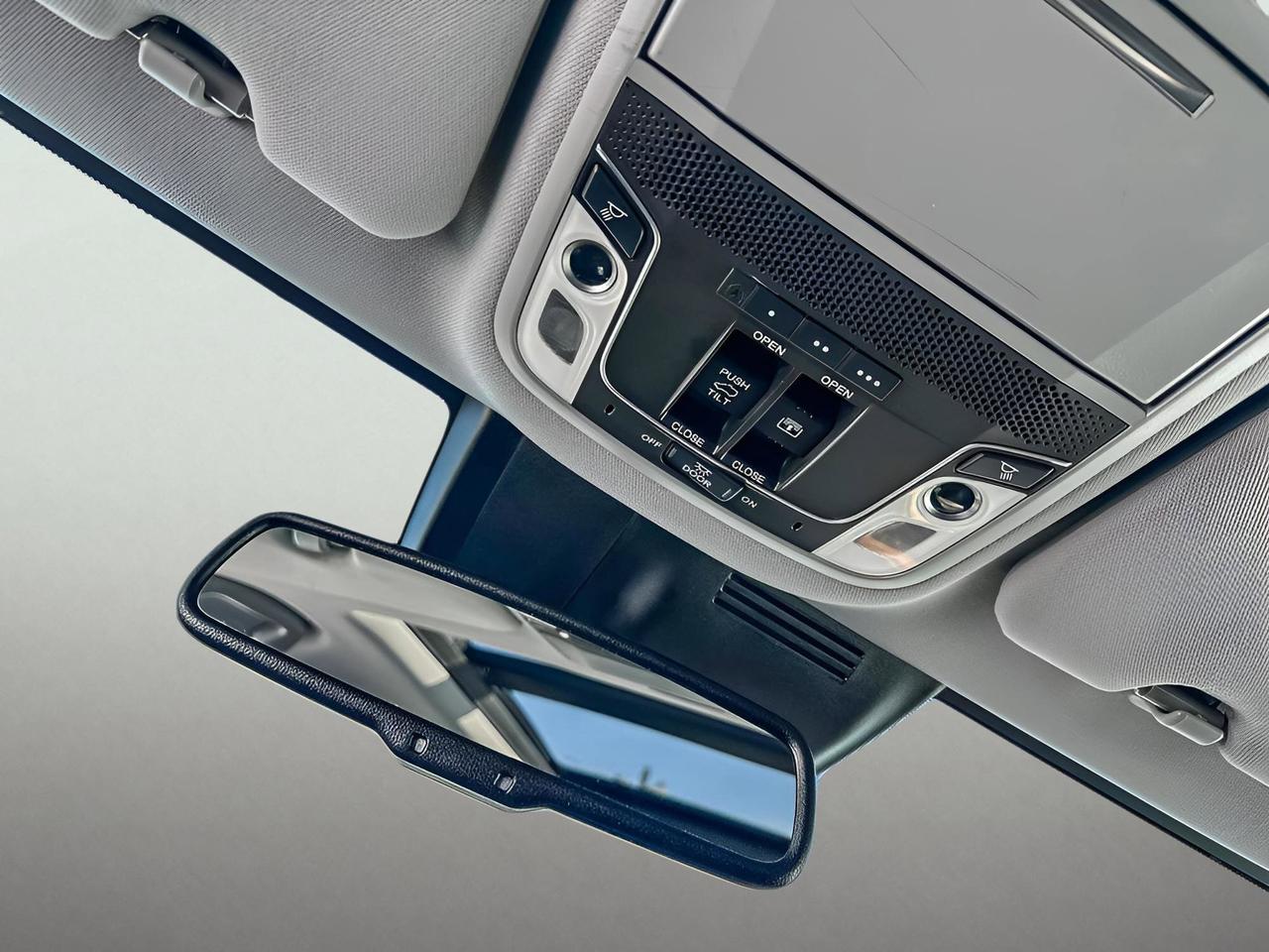 2020 Honda CR-V Touring Photo