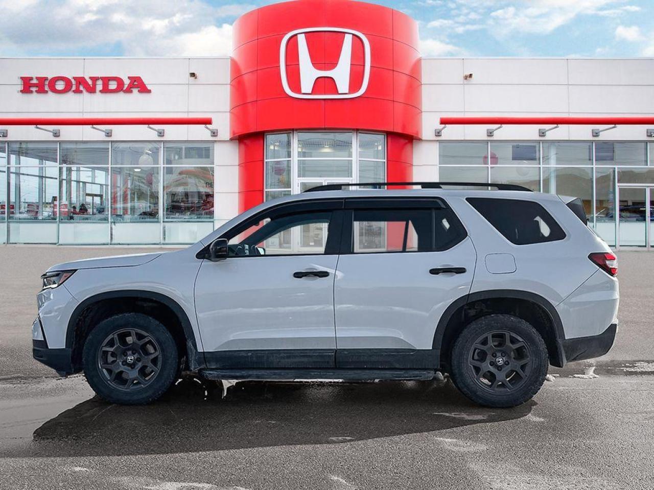 2023 Honda Pilot TrailSport Photo2