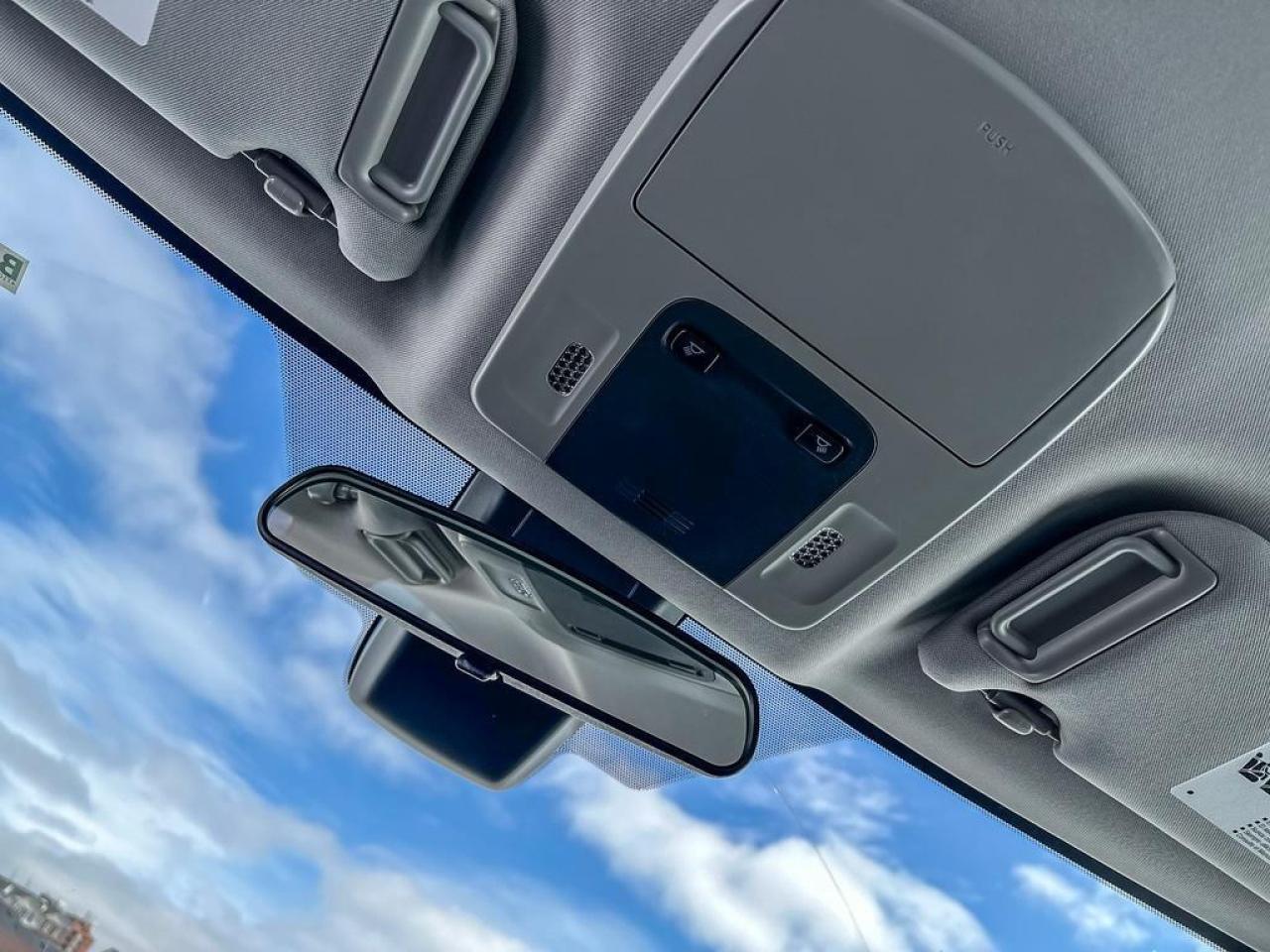 2024 Toyota Camry SE Photo