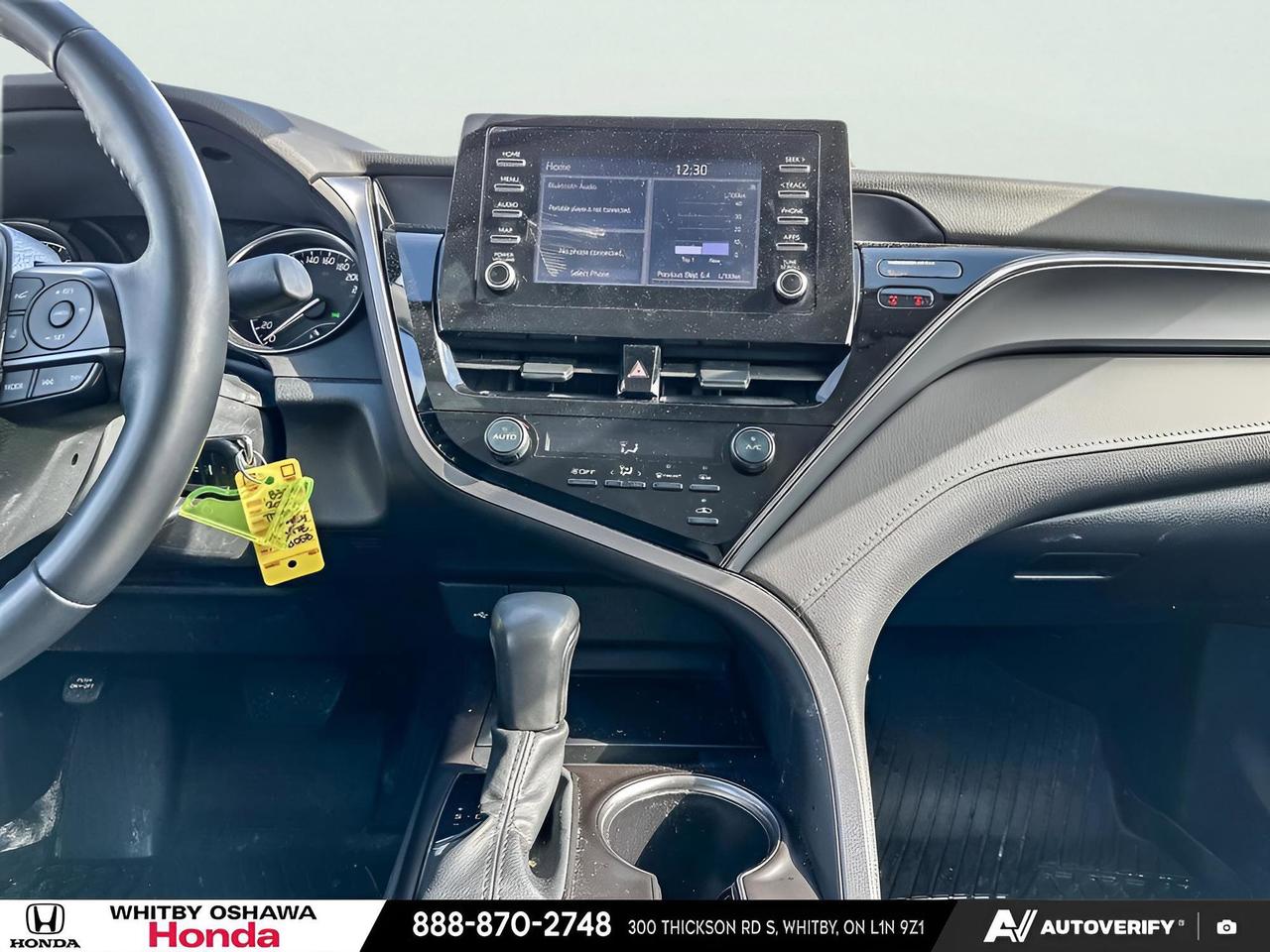 2024 Toyota Camry SE Photo